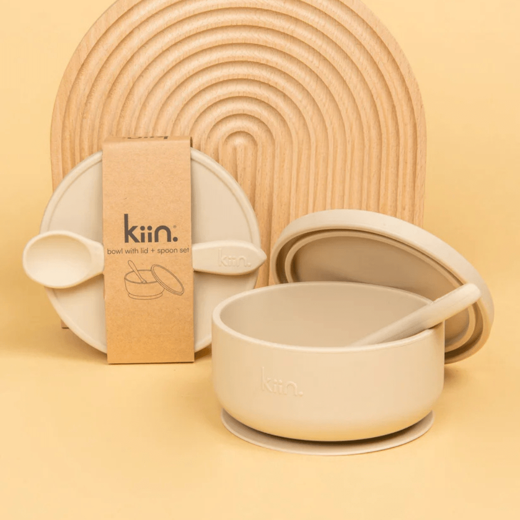 Silicone suction bowl with lid + spoon set | Kiin