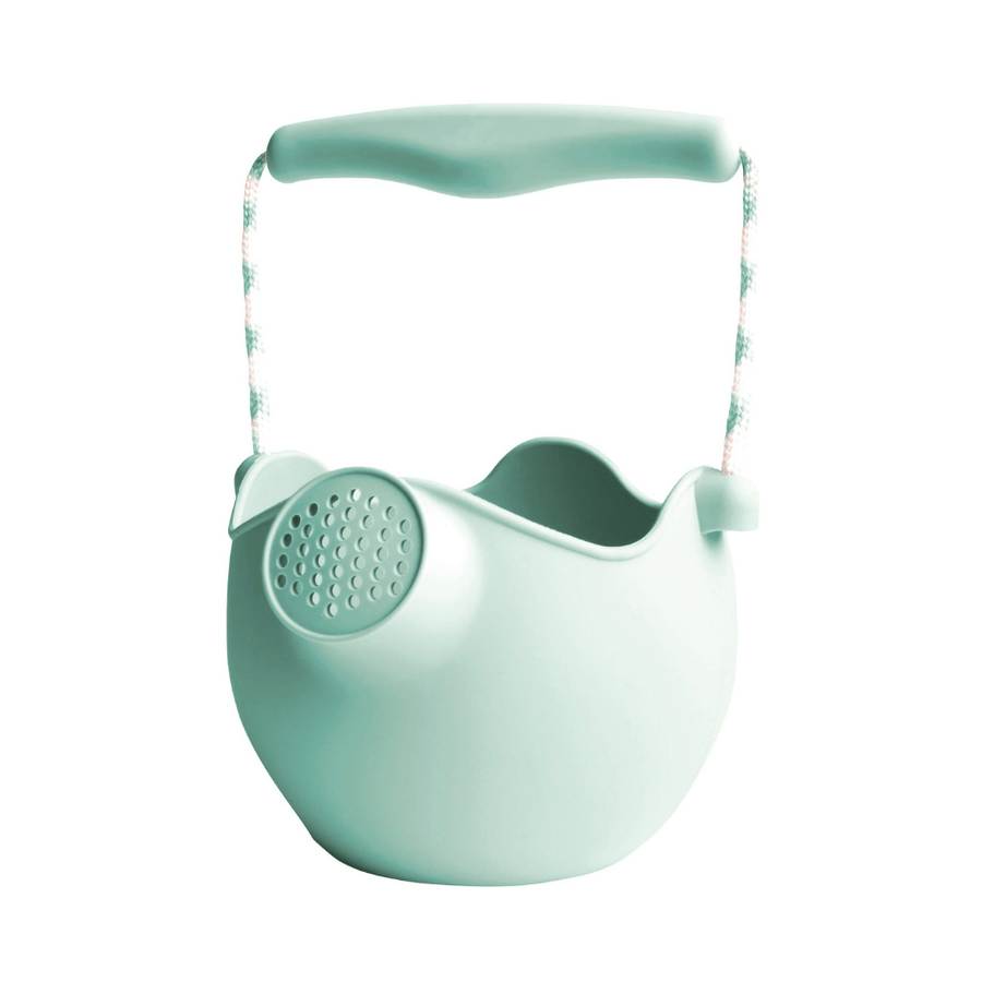 Scrunch beach set with watering can