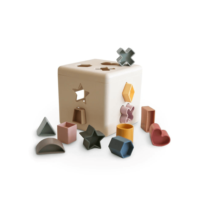 Shape sorting box | Mushie