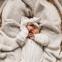 Vanilla speckled ribbed blanket | Bundl