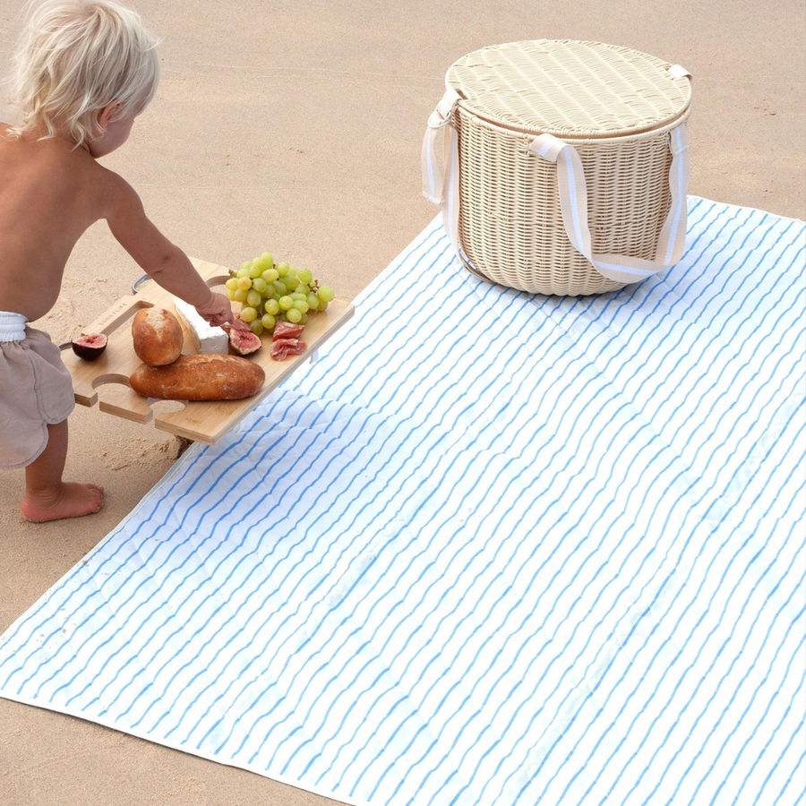 Beach and picnic blanket | Le weekend mild blue cream